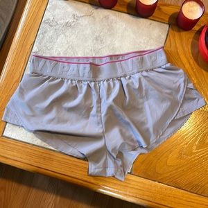 Ivy Park lined windbreaker vented shorts with 2 pockets size medium